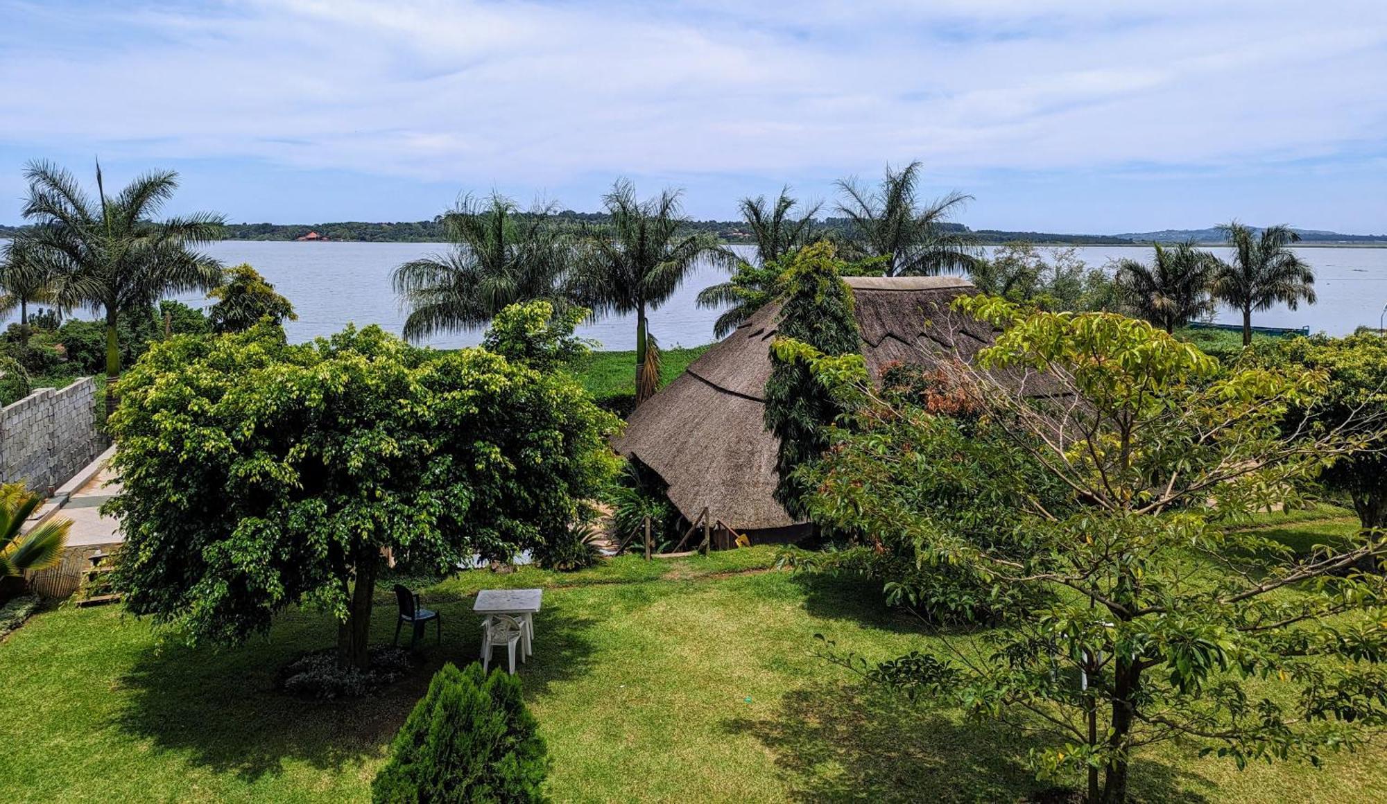 Oslo Gardens * Entebbe