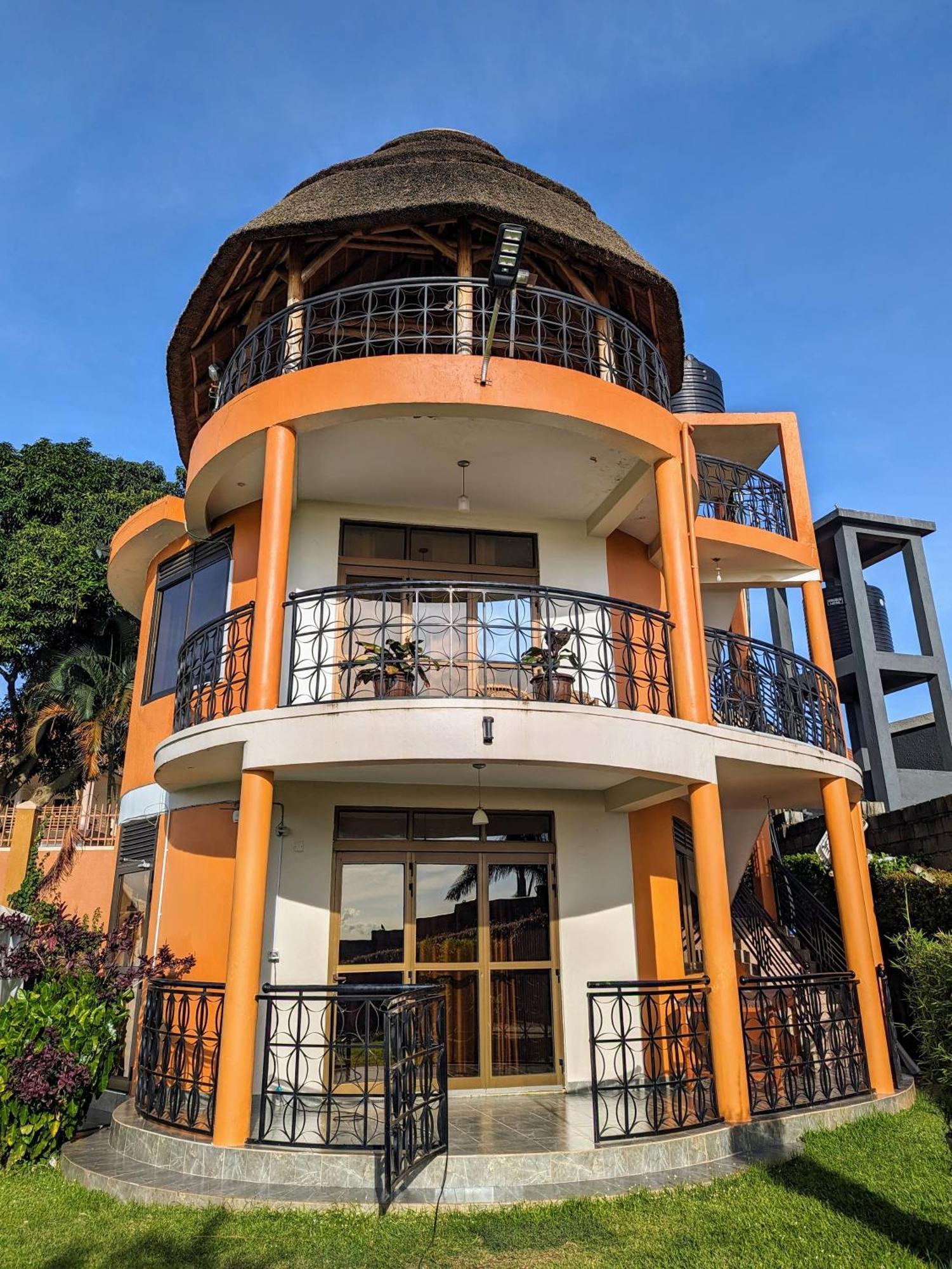 Bed & Breakfast Oslo Gardens Entebbe